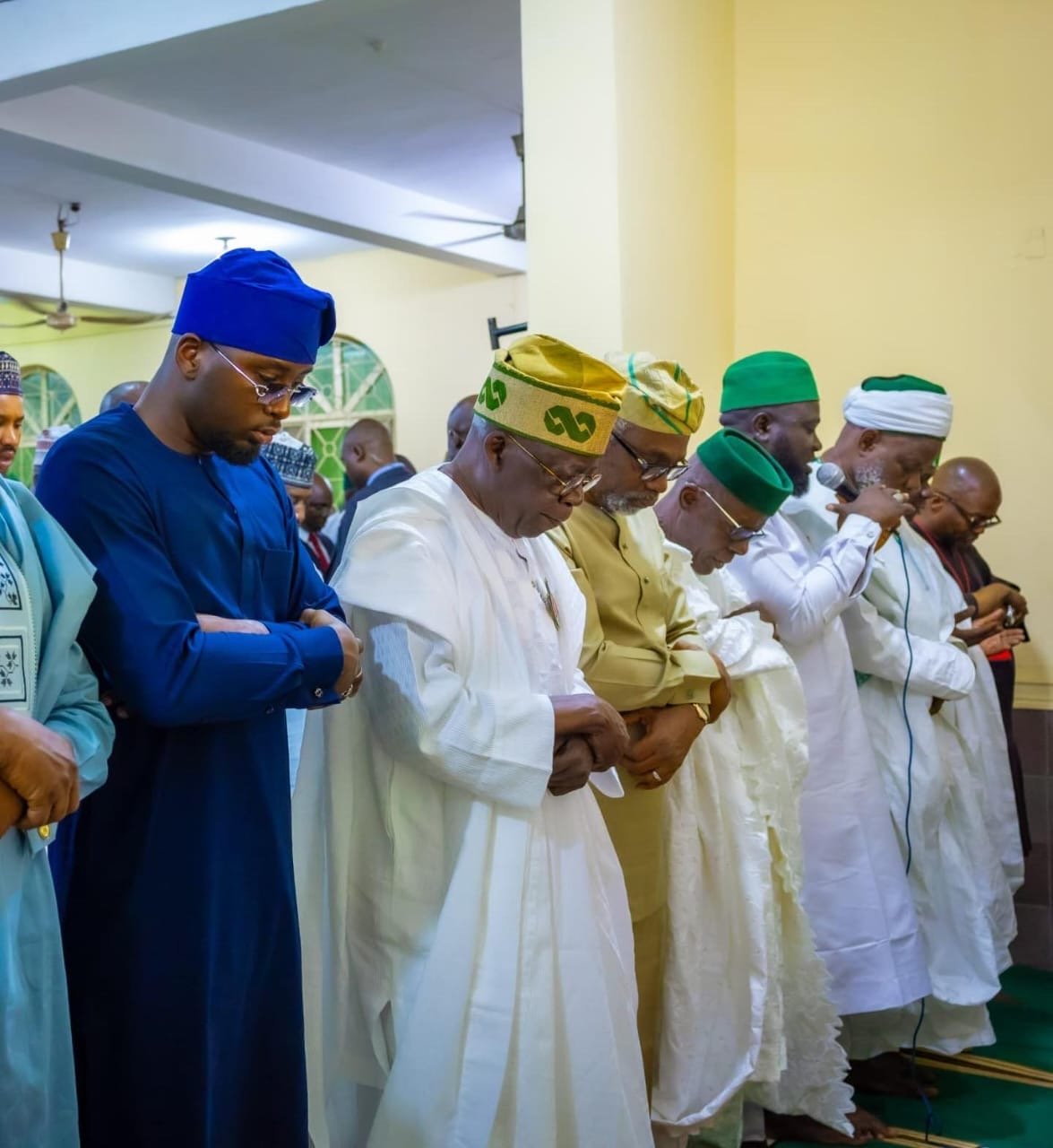 TINUBU PRAYING