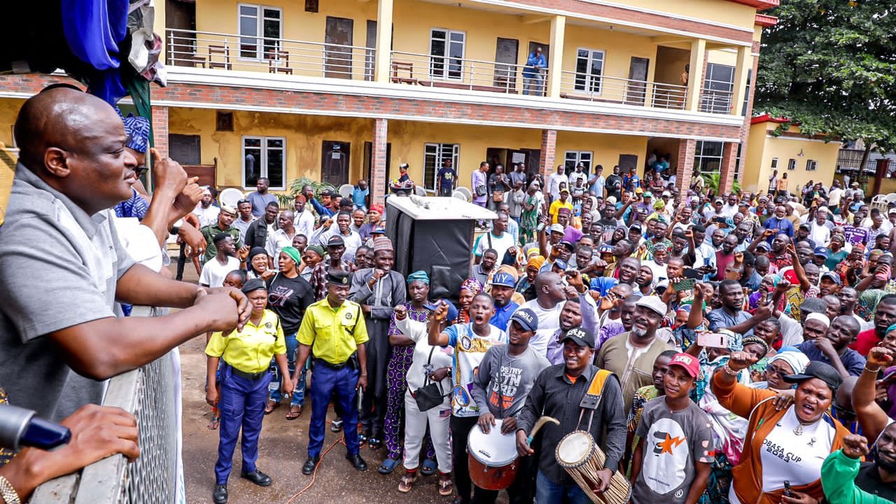 OBASA WITH AGEGE RESIDENCE