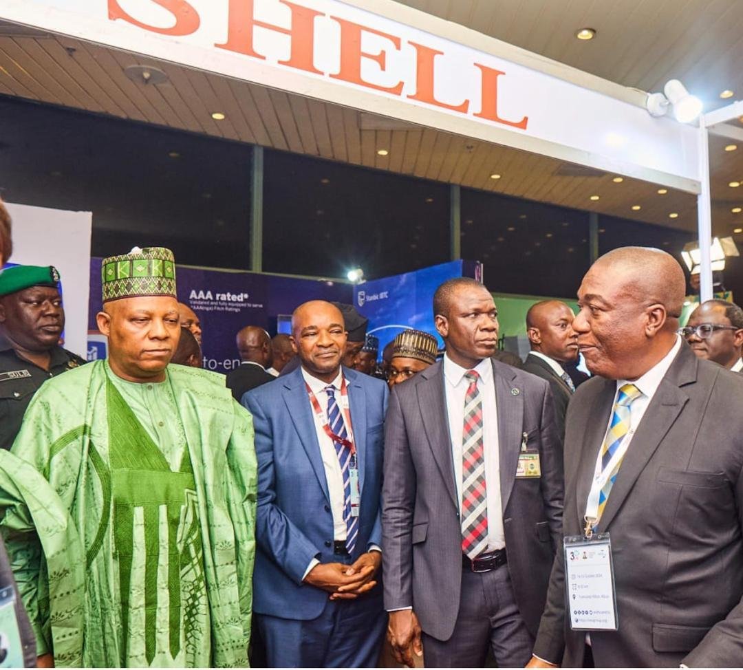 SHETTIMA AT SHELL STANDS
