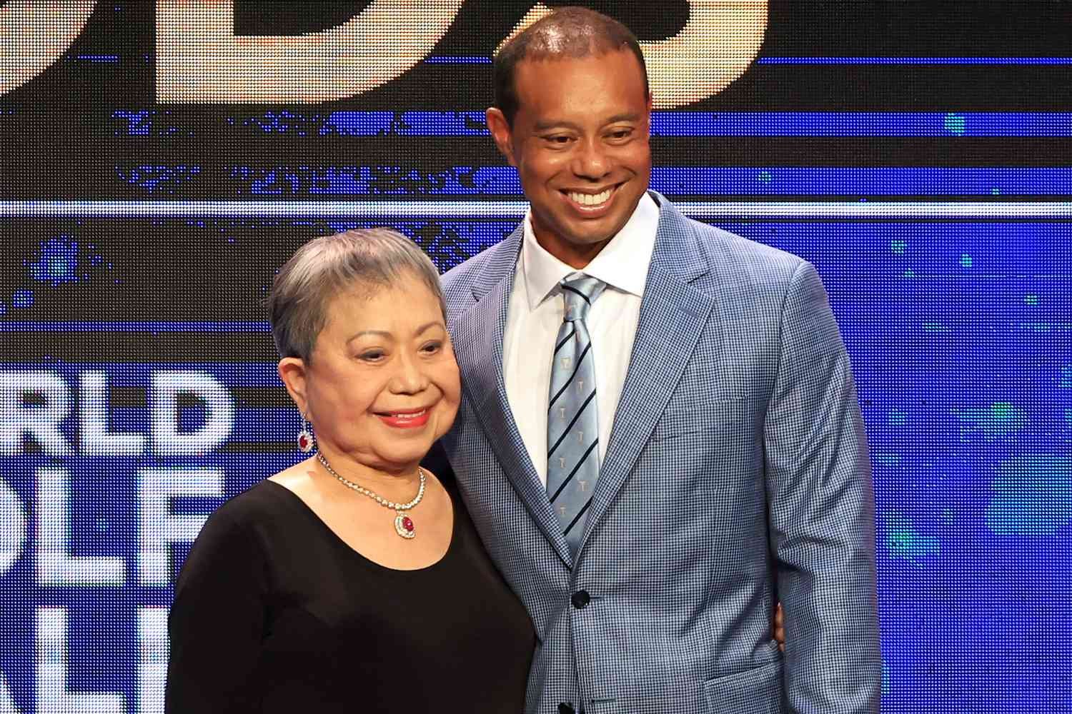 TIGER WOODS AND MOM