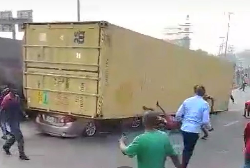 CONTAINER