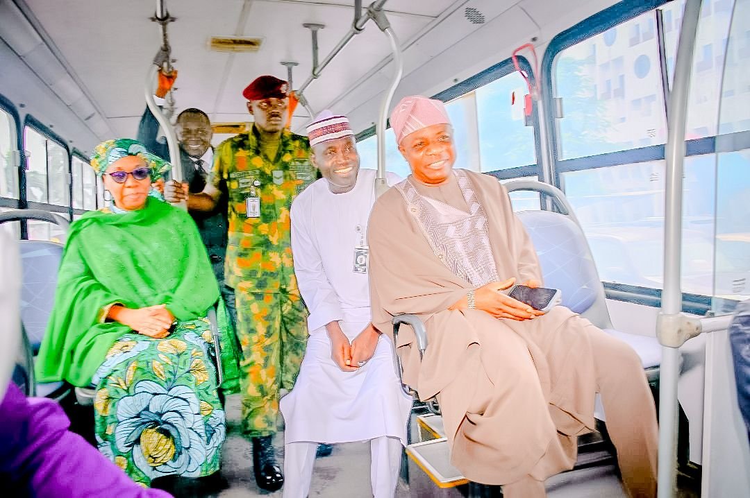 ADUDA BUS