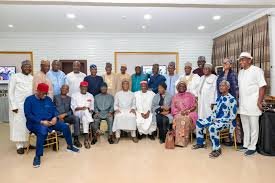 SARAKI HOSTS