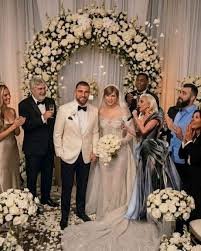 SWIFT WEDS