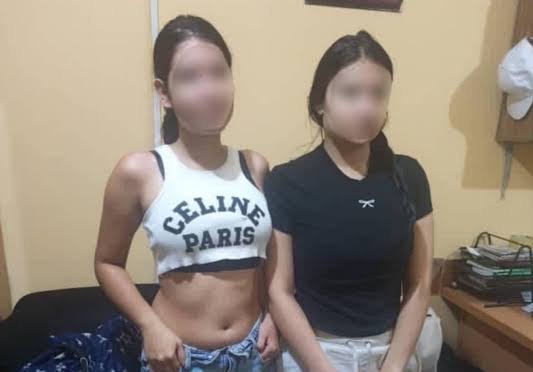 COLOMBIAN WOMEN