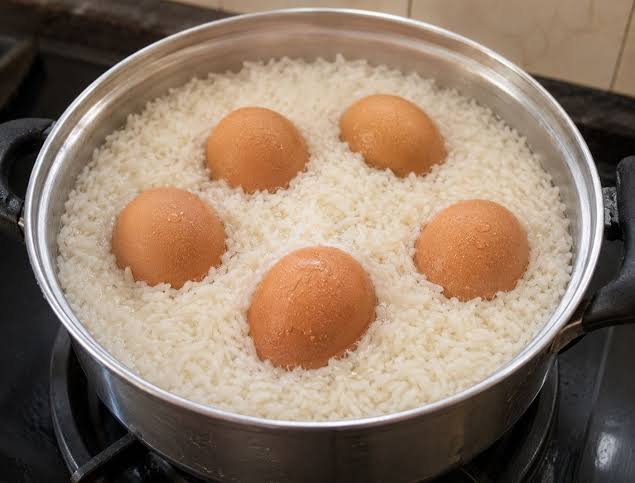 EGGS IN RICE