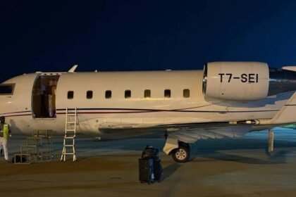 PRIVATE JET