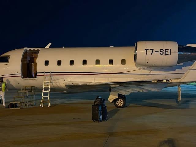 PRIVATE JET